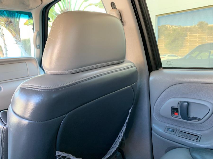 Детали интерьера Chevrolet Tahoe Limited (GMT840) 2000 года  (фото 114 из 233)